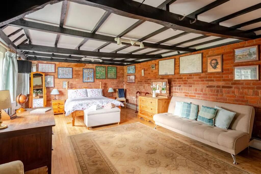Cozy One-Bedroom Cottage In Great Tey 외부 사진