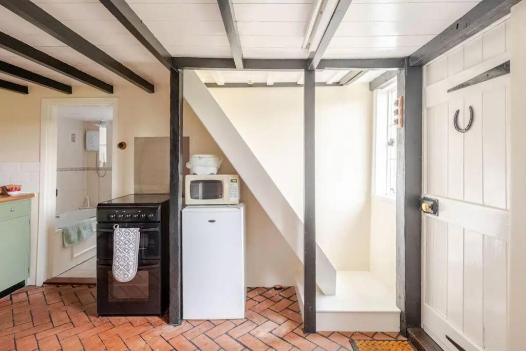 Cozy One-Bedroom Cottage In Great Tey 외부 사진